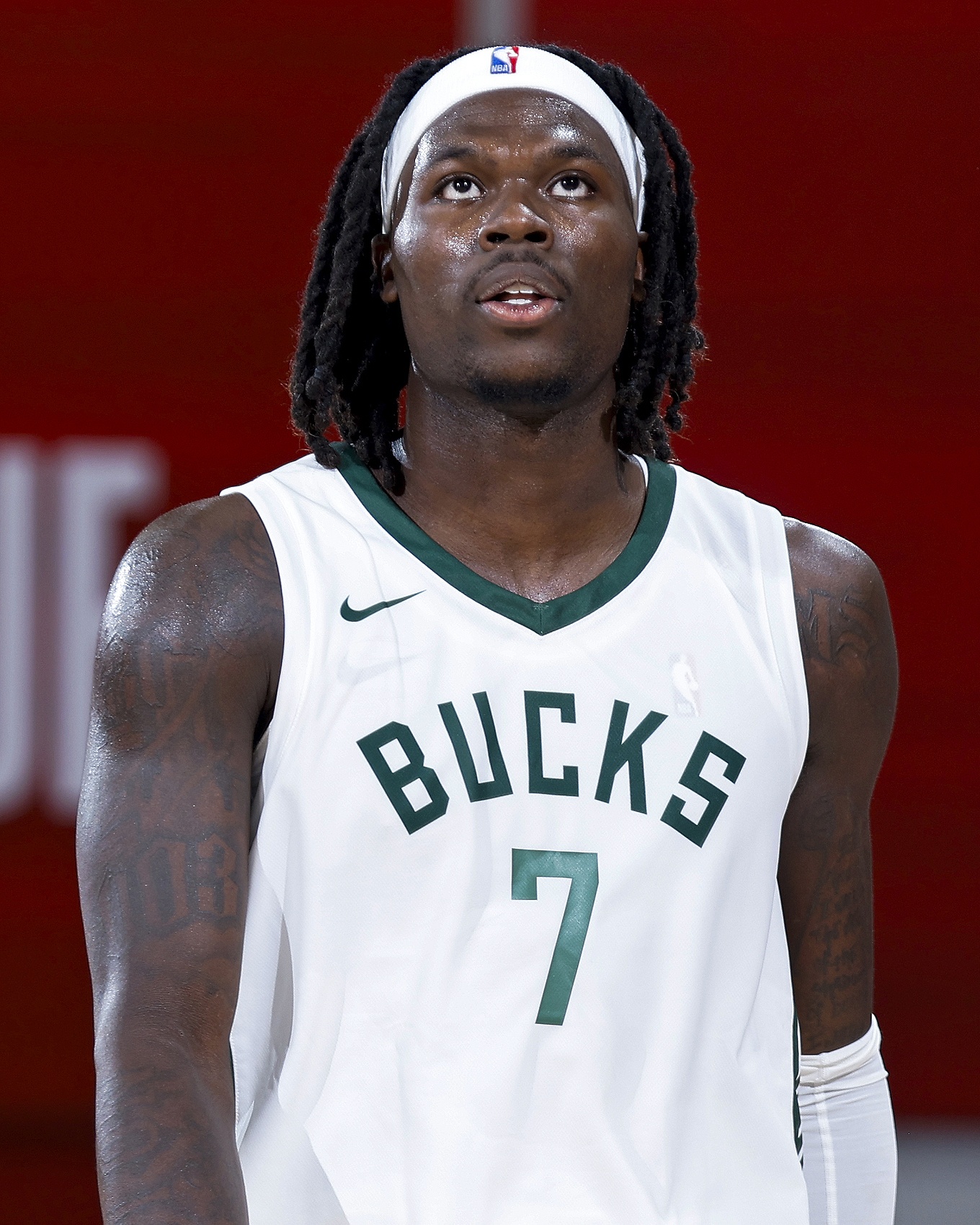 kaiyun-刚刚收获保障合同！克里斯-利文斯顿19中9砍全队最高23分外加5板