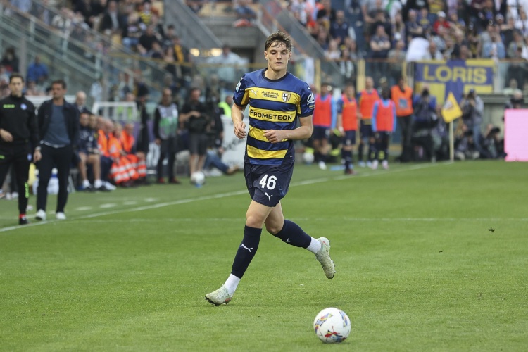 kaiyun-罗马诺：莱奥尼今日前往默西塞德郡，接受利物浦体检