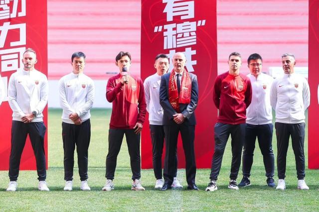 开云官网-穆斯卡特：我不是一个人在战斗 团队协作非常重要