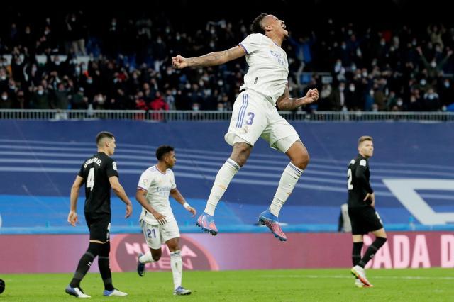 开云-【西甲】本泽马失点+伤退米利唐绝平 皇马2-2埃尔切